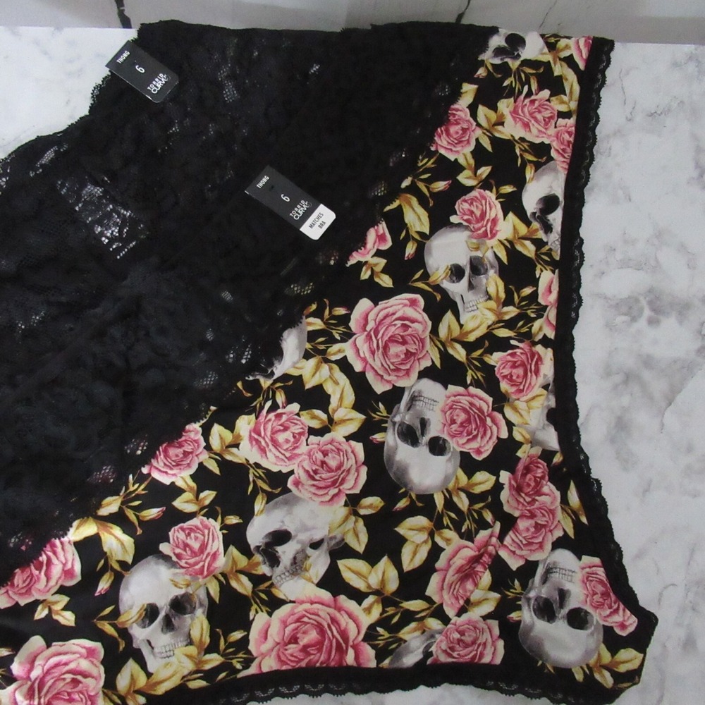 New Torrid Curve 6 6X Panties Black Lace Skull Thong String Plus Size 2 Pairs